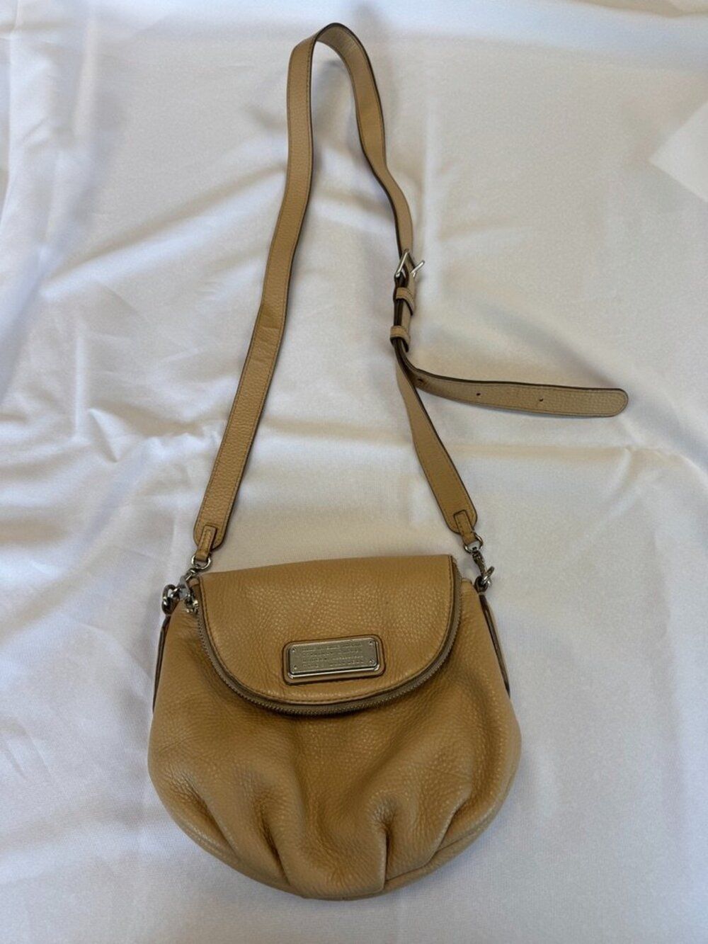 Marc by Marc Jacobs New Q Natasha Crossbody Leather Bag Beige